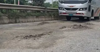 উদ্বোধনের ২ বছরে বিপর্যস্ত টাঙ্গাইল মহাসড়ক; নিম্নমানের কাঁচামাল ব্যবহারের অভিযোগ